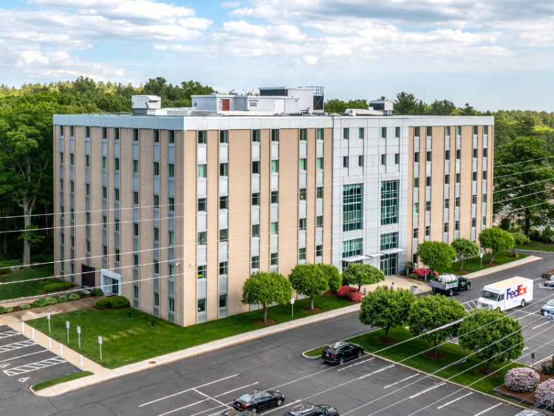 400 5th Avenue, Waltham, MA Exterior Photo